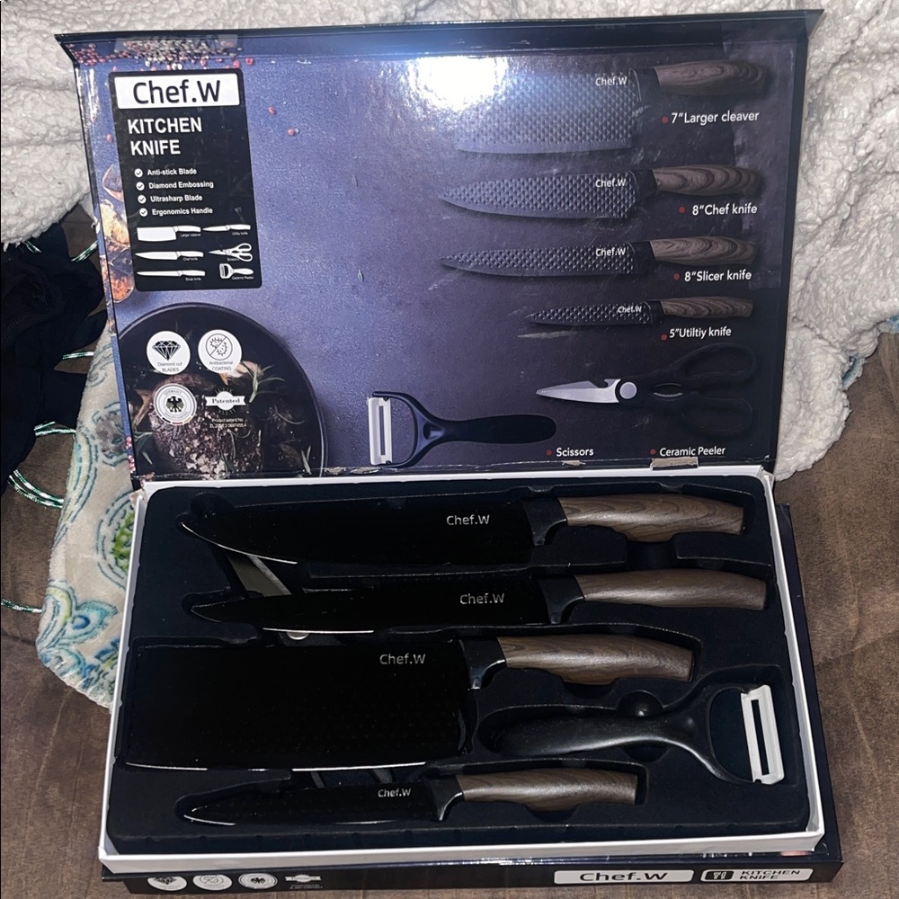 NIB Kitchen knife 🔪 set